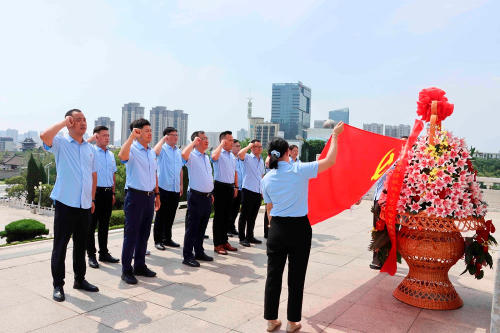 七一參觀蘇北大戰(zhàn)紀(jì)念館照片 (6) 七一參觀蘇北大戰(zhàn)紀(jì)念館照片 (6)